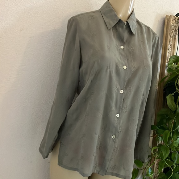 Blouse Villager a Liz Claiborne Company Green Polyester Embroidery floral design - Picture 3 of 10